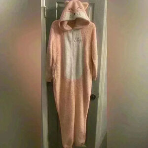 Women’s Fox Suit with hood can be used for Halloween costume or PJ’s. Size S 4-6